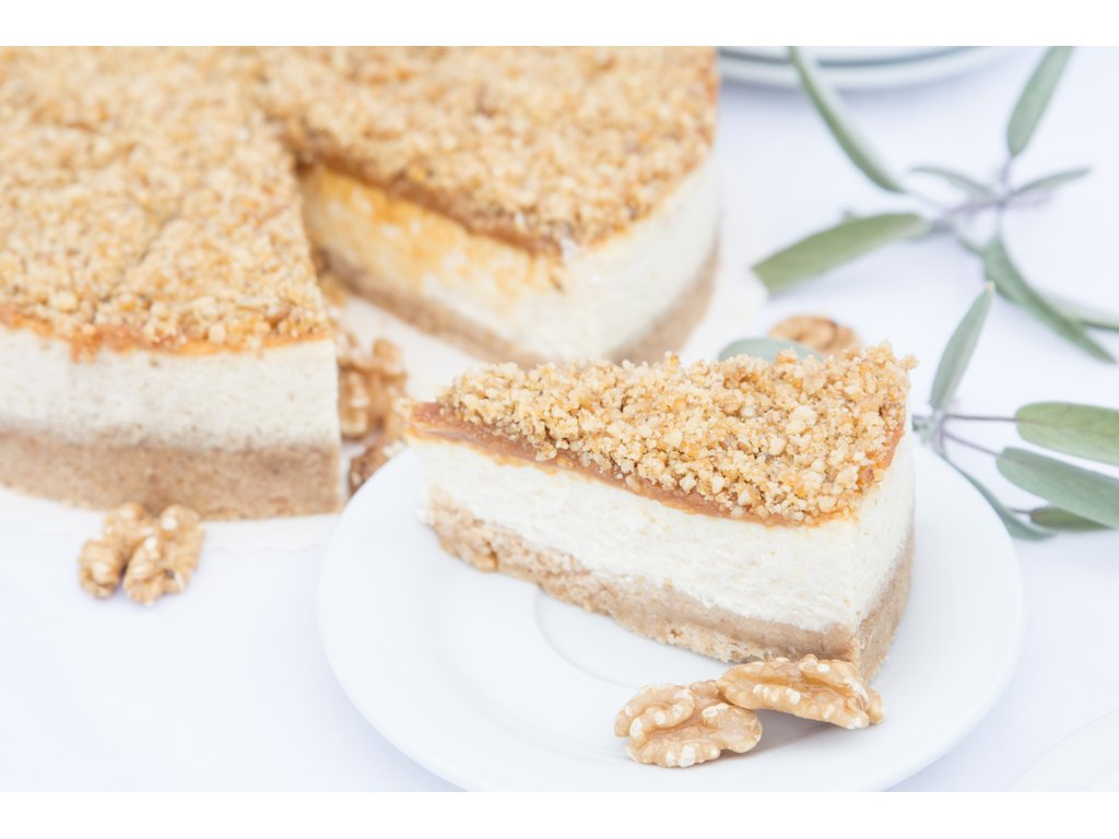 Cheesecake se slaným karamelem a ořechy
